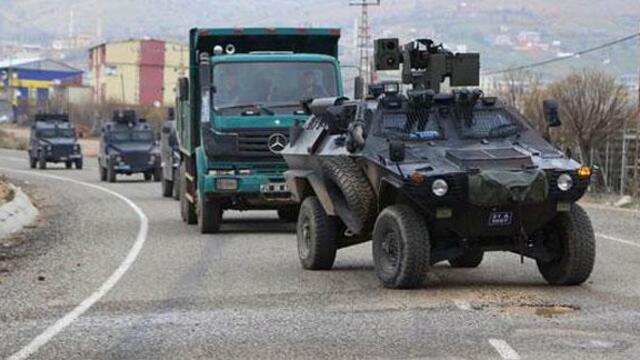 Emniyet müdürlüğüne roketli saldırı