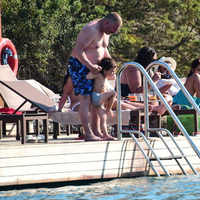 Şortu yok satıyor!