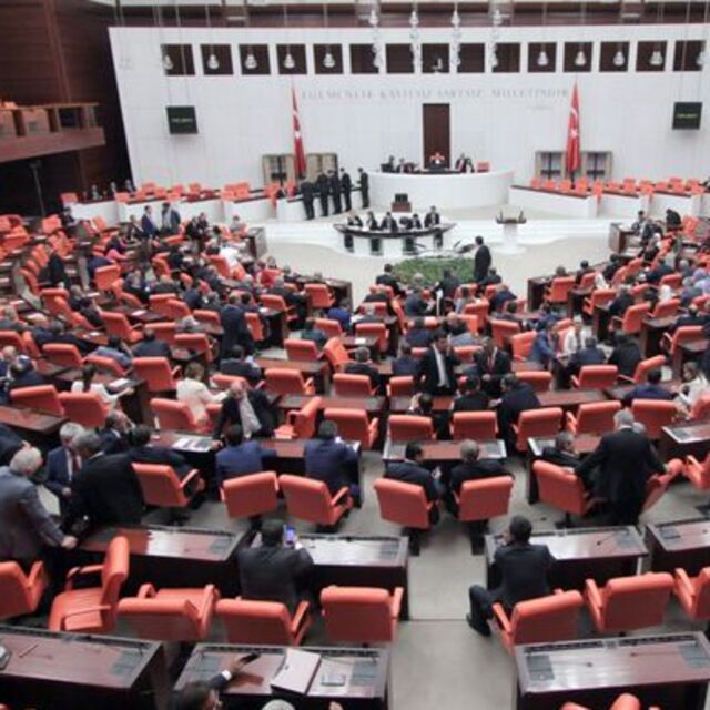 HDP'li vekiller dilekçelerini verdi