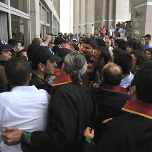 Gezi avukatlarına 2 yıl sonra dava!