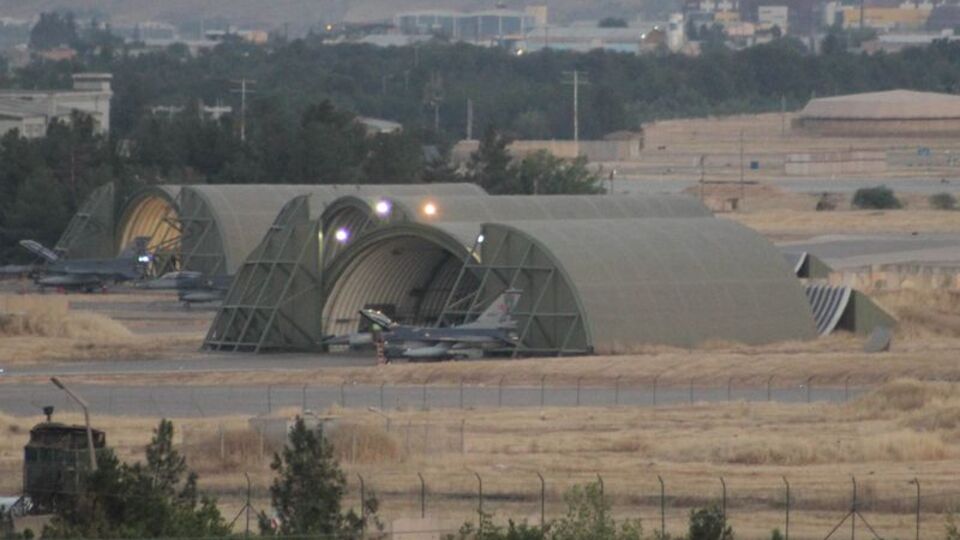 F-16'lar PKK kamplarını bombaladı!