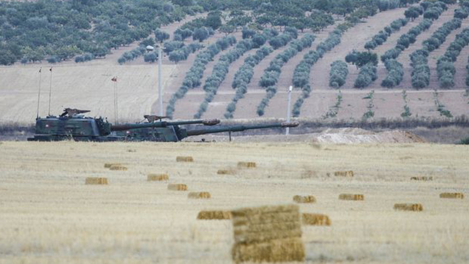 Türk obüsleri, sınırda tank yerleştiren IŞİD'i vurdu!