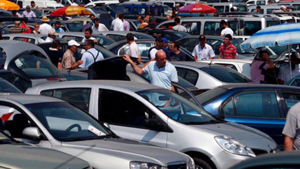 Hasarlı araç satan yandı!