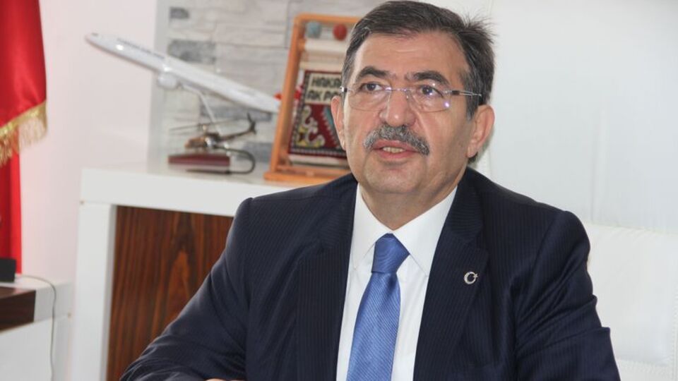 Bakan Güllüce, şehit evini ziyaret etti