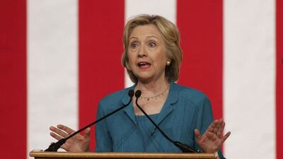 Hillary Clinton'ın e-postalarını yayınladı