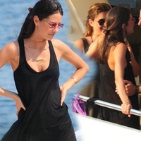 Eşiyle hasret giderdi