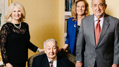 'Kova ve bez alıp Dolmabahçe'nin camlarını silecektim'