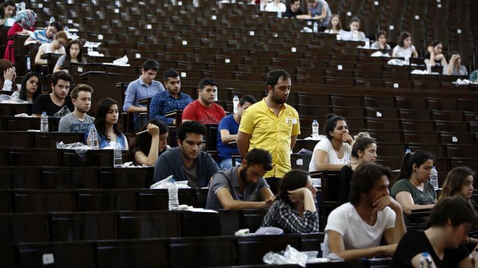 Üniversitelere kayıtlar başladı