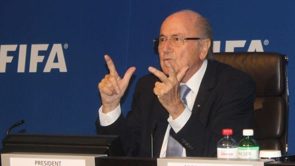 Blatter, IOC üyeliğini bıraktı