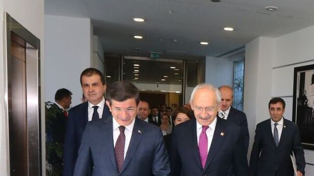 Büyük koalisyonun kaderini liderlerin kararı belirleyecek