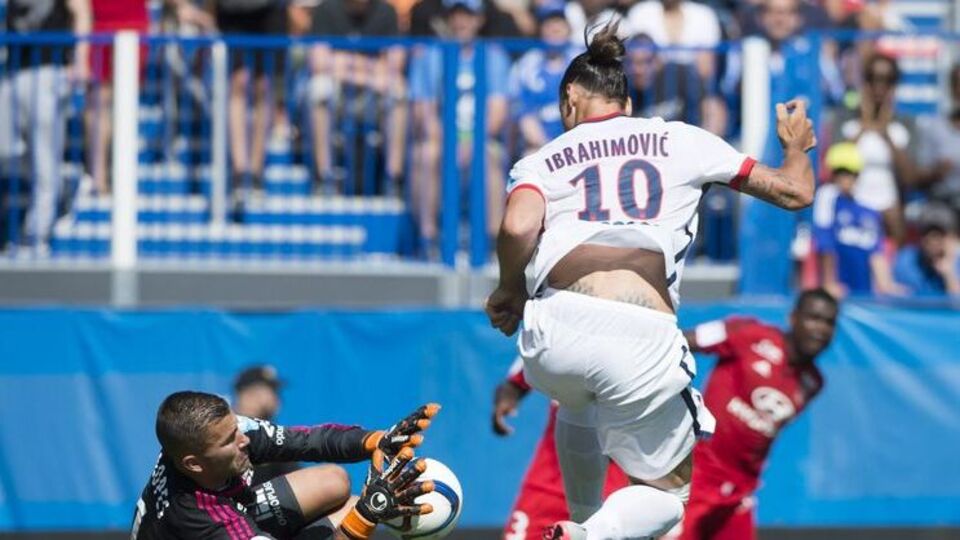 Ibrahimovic sakatlandı!