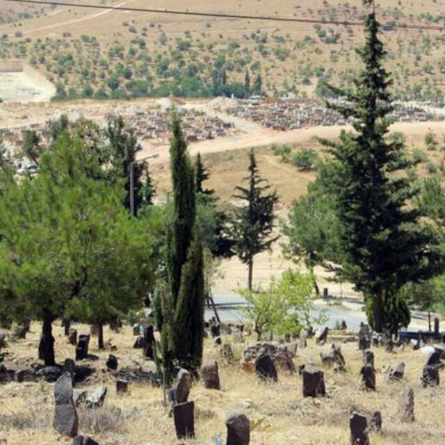 O isim Kimsesizler Mezarlığı'na defnedildi