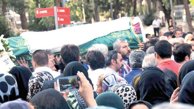 Gelinliğiyle toprağa verildi