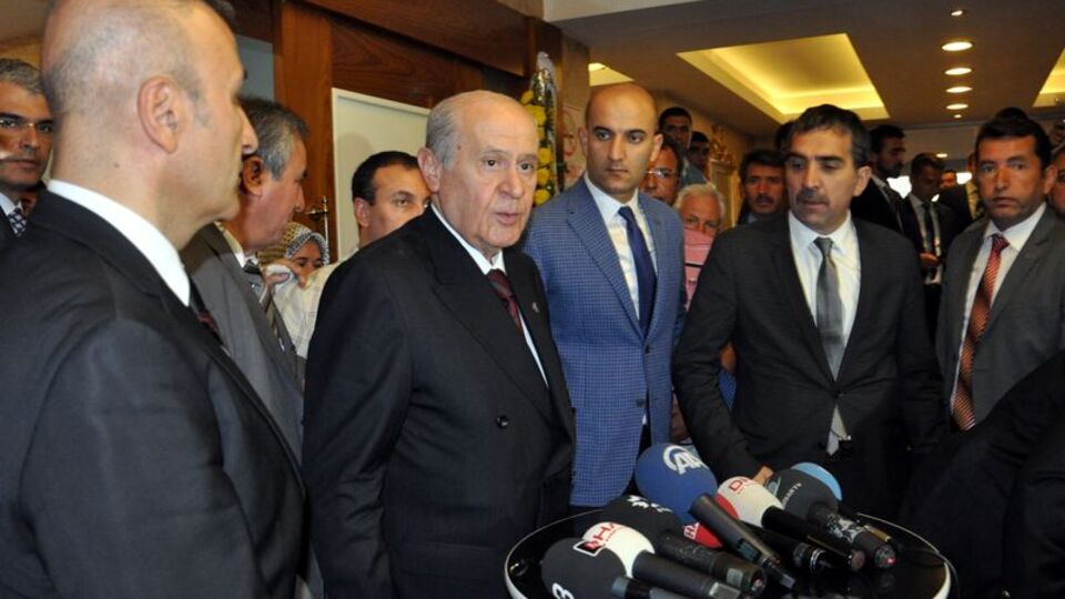 Bahçeli'den Davutoğlu'na çağrı!