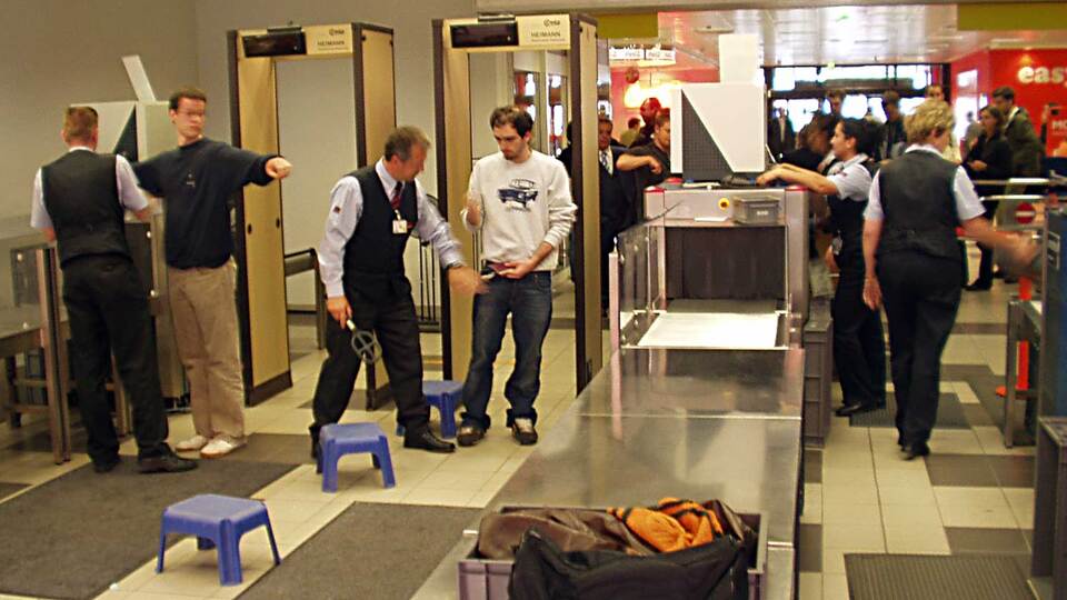 Havalimanında kemer işkencesi bitiyor!