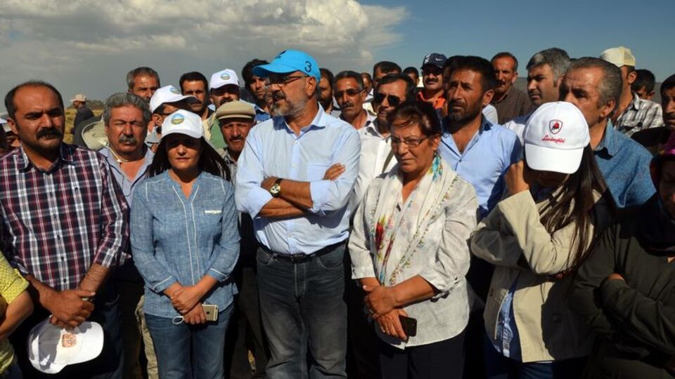 Tendürek Dağında da 'canlı kalkan' eylemi