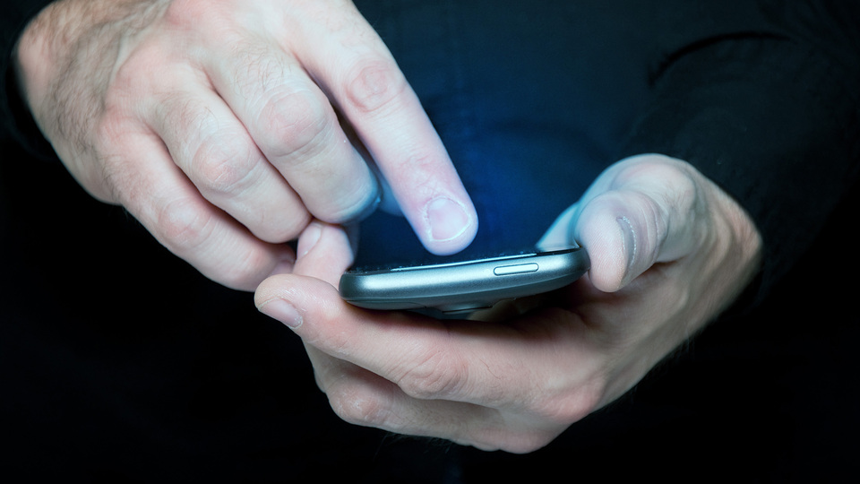 Operatörlere flaş SMS yasağı!