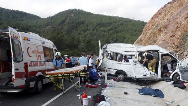 Balıkesir'de facia: 9 ölü, 31 yaralı