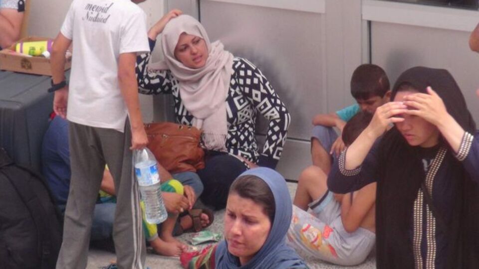 Afgan kaçaklardan film gibi plan! Firar etmek için...