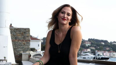 Aslıhan Ünaldı filmini bitirmeli