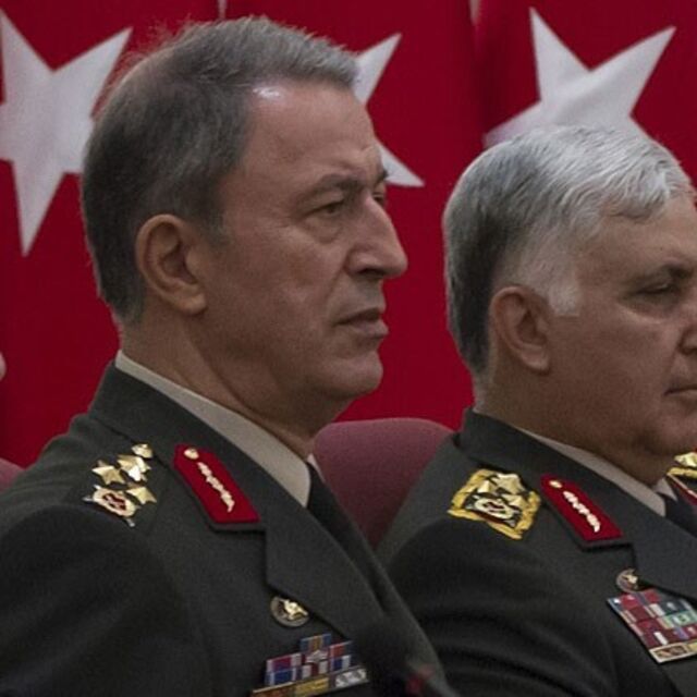 Komutanlıklarda devir teslim hazırlığı