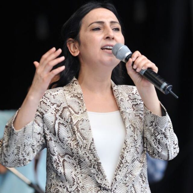 "Bizim oylarımız düşmedi de yükselmedi de''