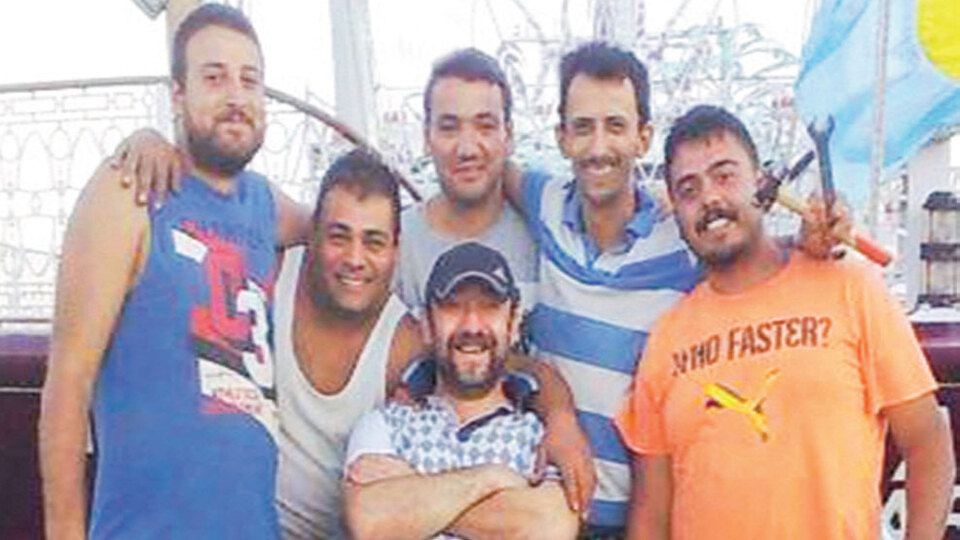 8 Türk, Mısır'da 8 metrekarede 6 aydır bekliyor!