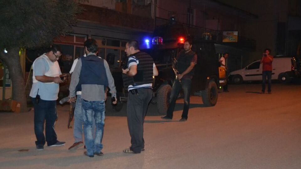 Jandarmanın ardından polis aracına da bomba atıldı!
