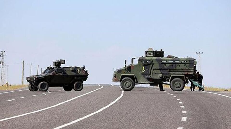 Sarıkamış'ta askeri araca bombalı saldırı: 3 asker yaralı