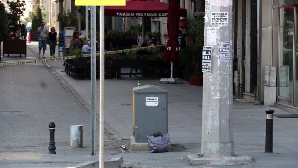 Taksim meydanında şüpheli paket alarmı!