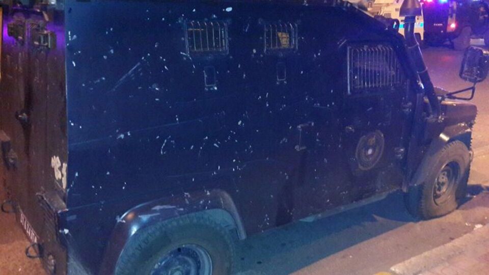 Diyarbakır'da polis aracına ateş açıldı