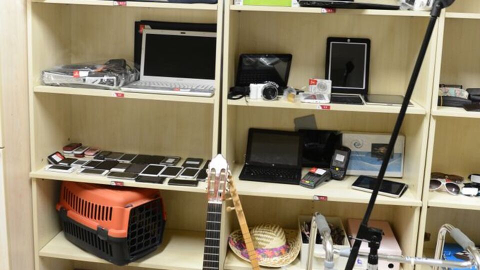 İETT'nin Kayıp Eşya Deposu'nda yok yok