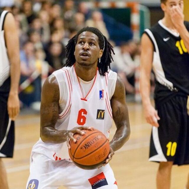 Andre Harris Uşak Sportif'te!