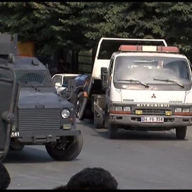 Sultangazi'de şüpheli araç alarmı!