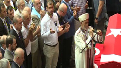 "Polisin, askerin vur emri var"