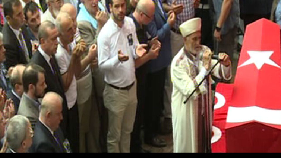 "Polisin, askerin vur emri var"