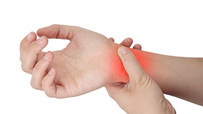 Önemsenmeyen ağrı felci tetikliyor!