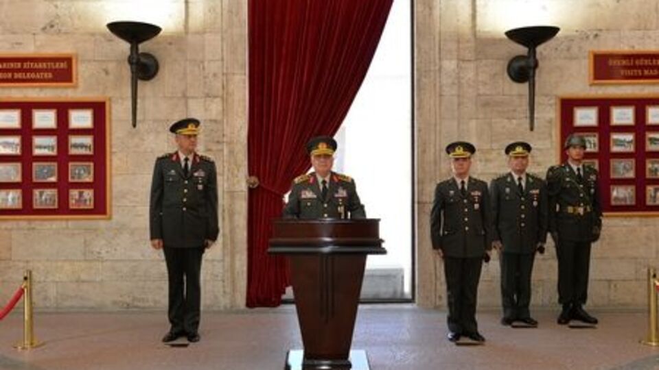 Orgeneral Necdet Özel, Anıtkabir'i ziyaret etti