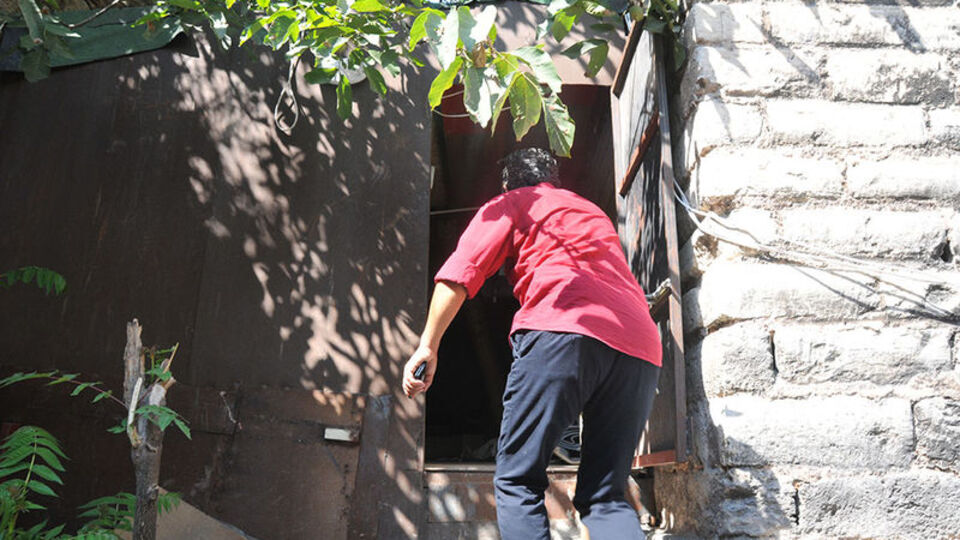 Uyuşturucu baronu tarihi surları kendine lüks malikane yapmış!