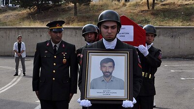 Şehit köy korucusu Aktürk toprağa verildi