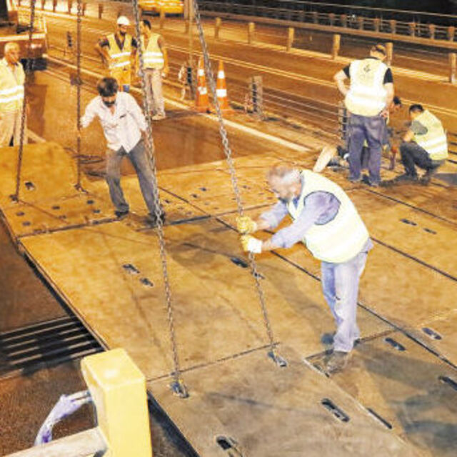 Mecidiyeköy'de viyadük çalışmaları geceleri sürüyor