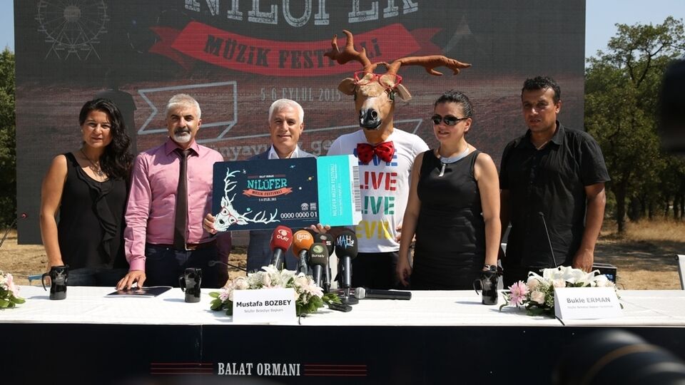 "Dünyayı sev, geyiği öp, festivale gel"