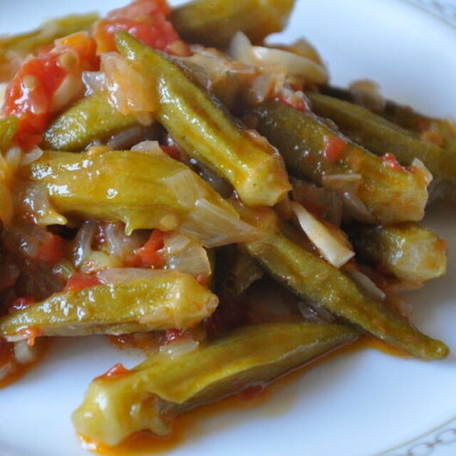 Zeytinyağlı bamya