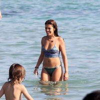 Selin Şekerci tatilde