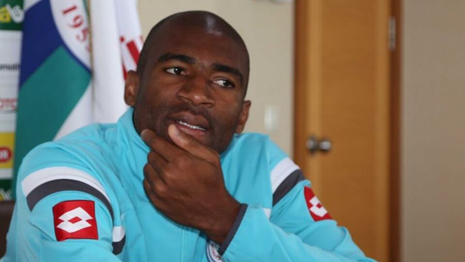 Kweuke özür diledi