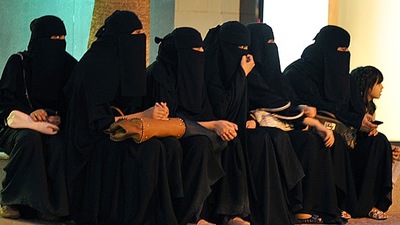 Suudi Arabistan'da kadınlara "seçme ve seçilme hakkı" verildi!