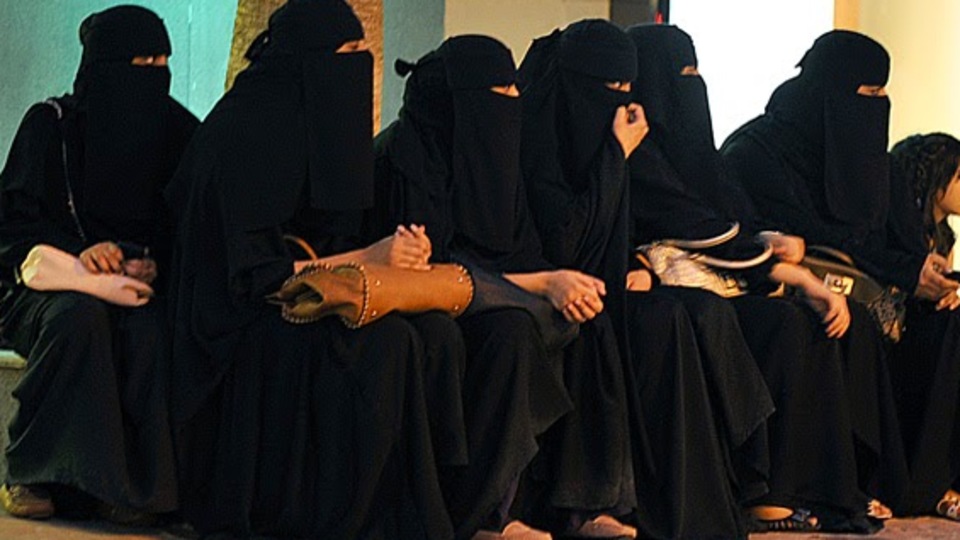 Suudi Arabistan'da kadınlara "seçme ve seçilme hakkı" verildi!