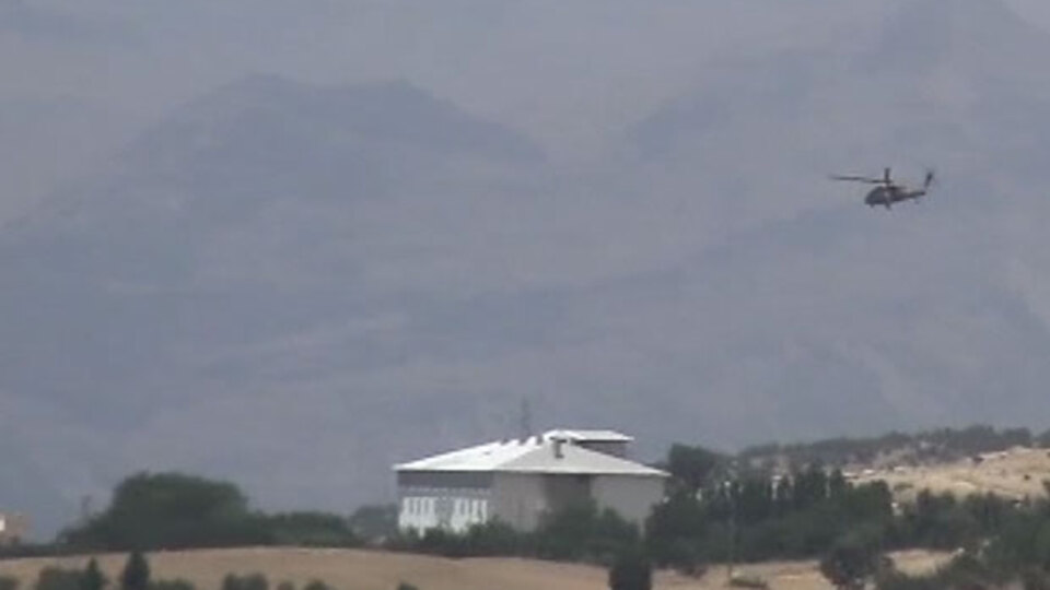 Skorsky'ler özel harekat timlerini indirdi!