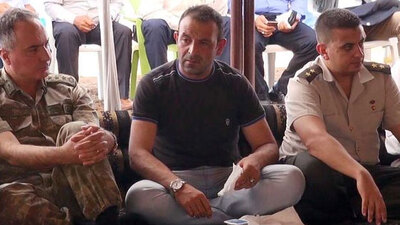 Sahte komutan şehit evinde gerçek komutanlarla oturmuş!