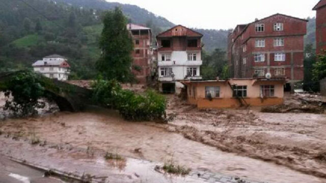 Artvin'de sel: 8 ölü ve 2 kişi kayıp!